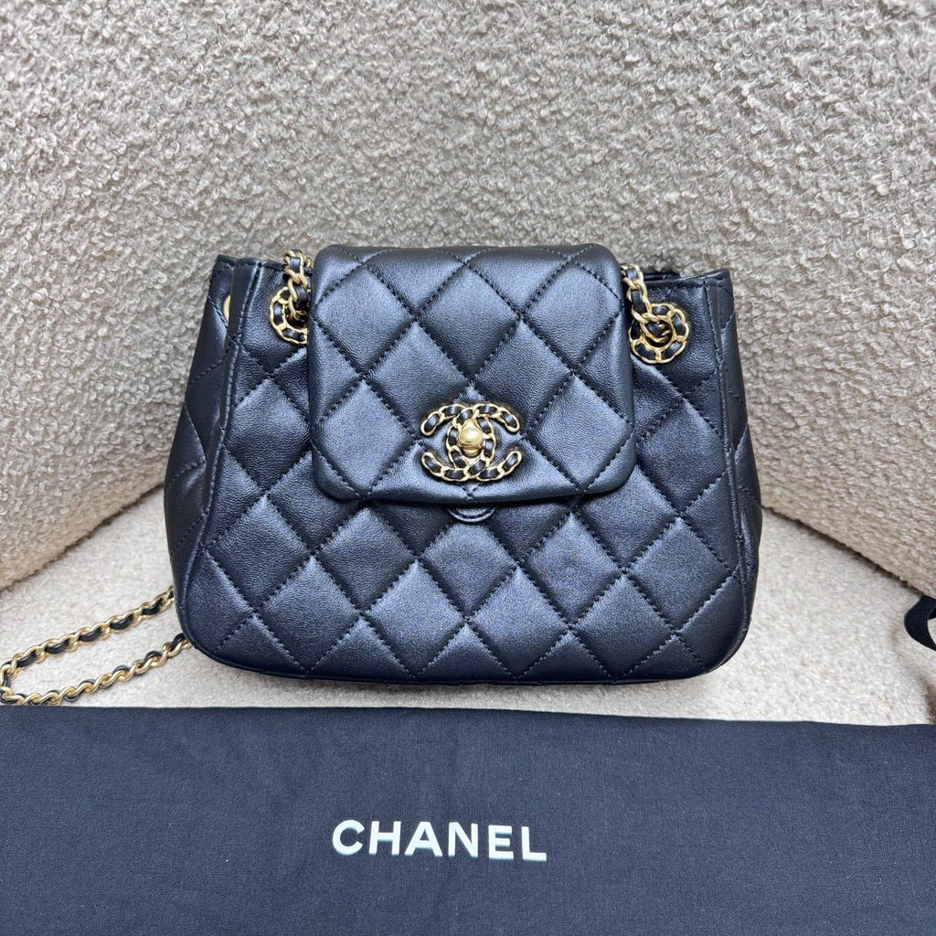 Chanel 24p hobo