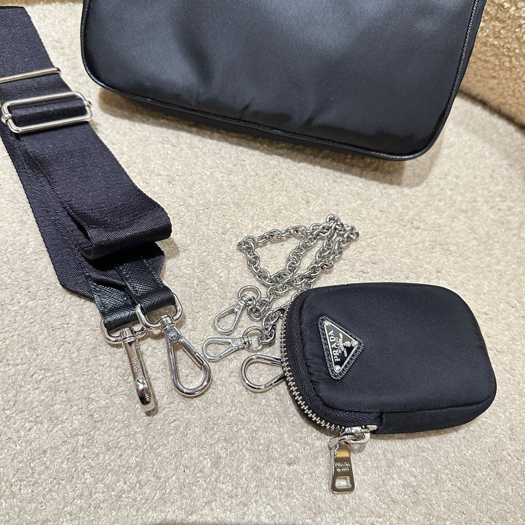 Prada Re-Edition 2005 Hobo