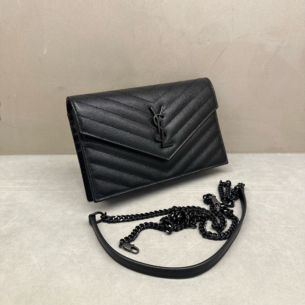 YSL Envelope So Black