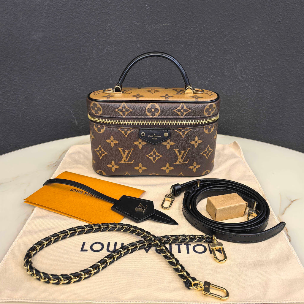 LOUIS VUITTON Vanity CHAIN POUCH