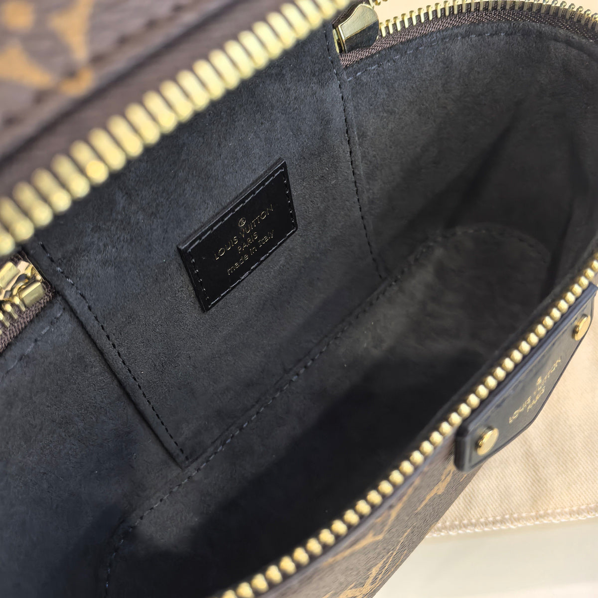 LOUIS VUITTON Vanity CHAIN POUCH