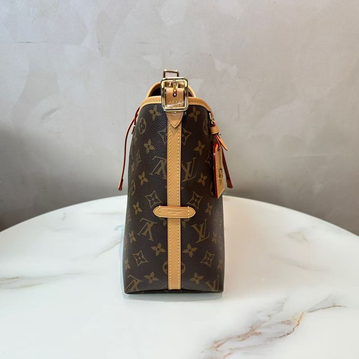 Lv Carryall