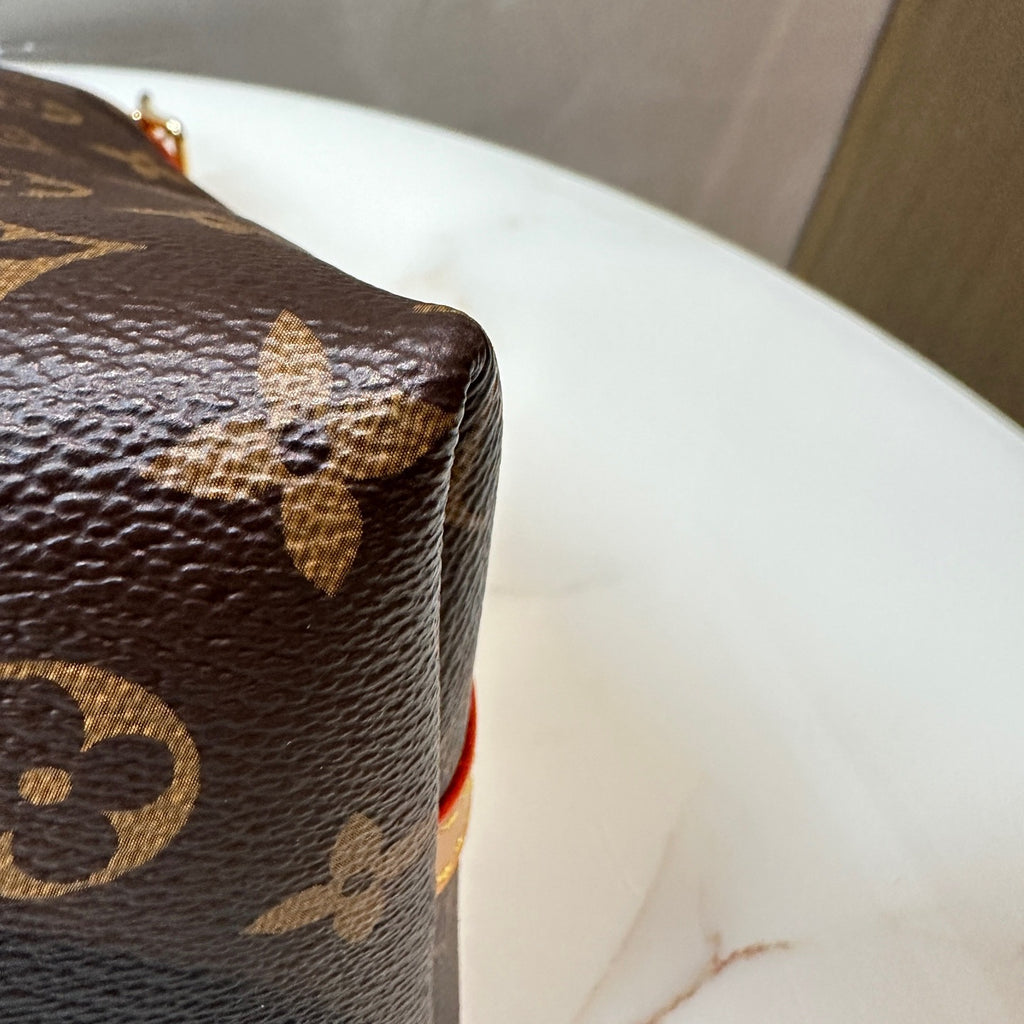 Lv Carryall