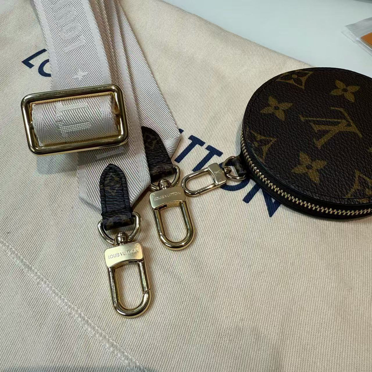 Lv Onthego PM