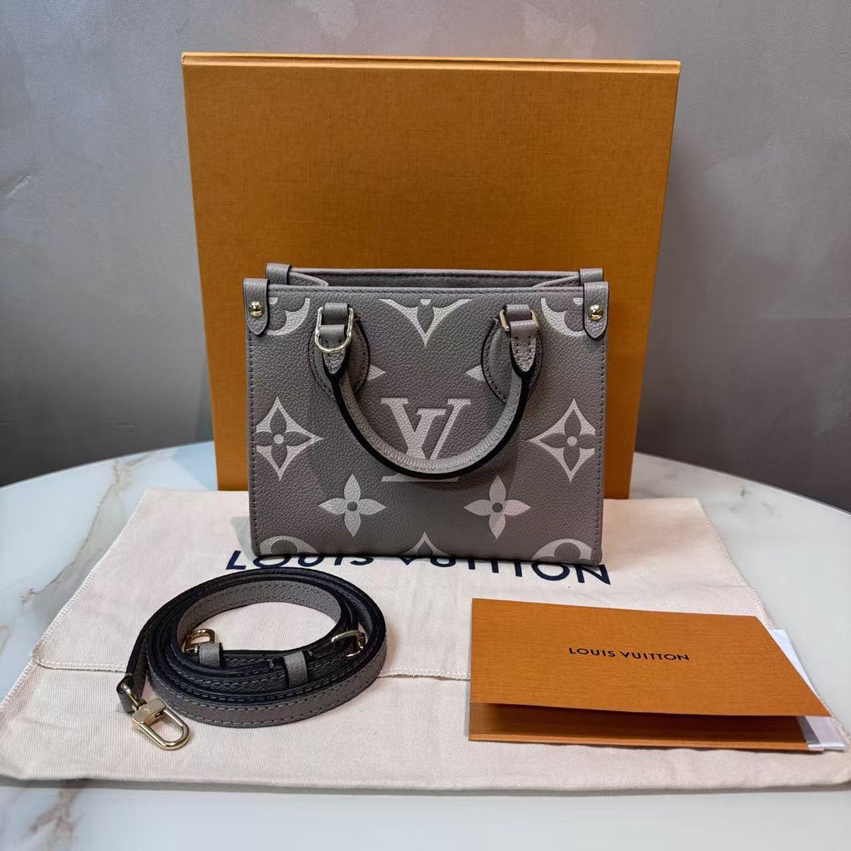 Lv Onthego bb