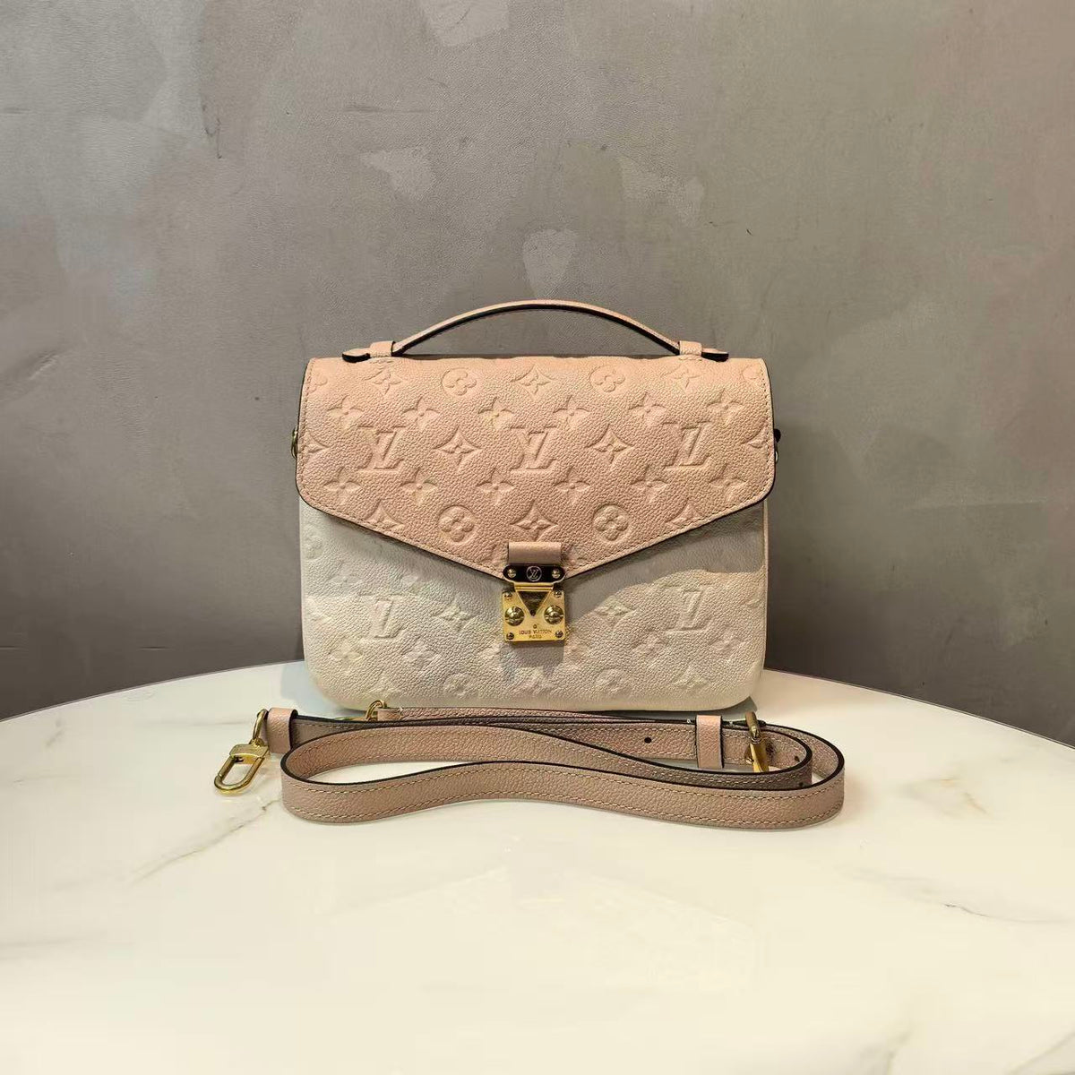 Louis Vuitton Pochette Metis
