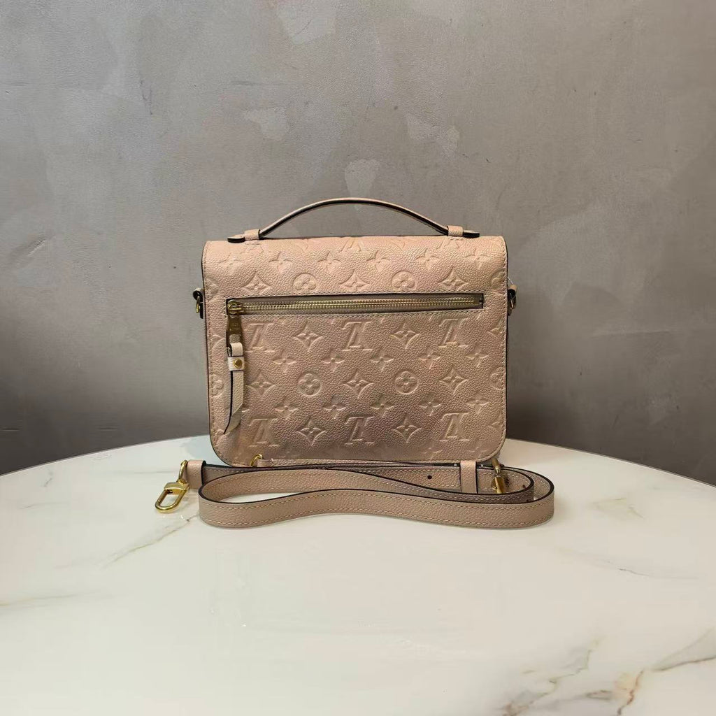 Louis Vuitton Pochette Metis