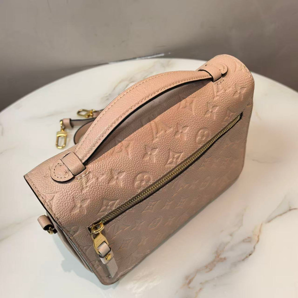 Louis Vuitton Pochette Metis