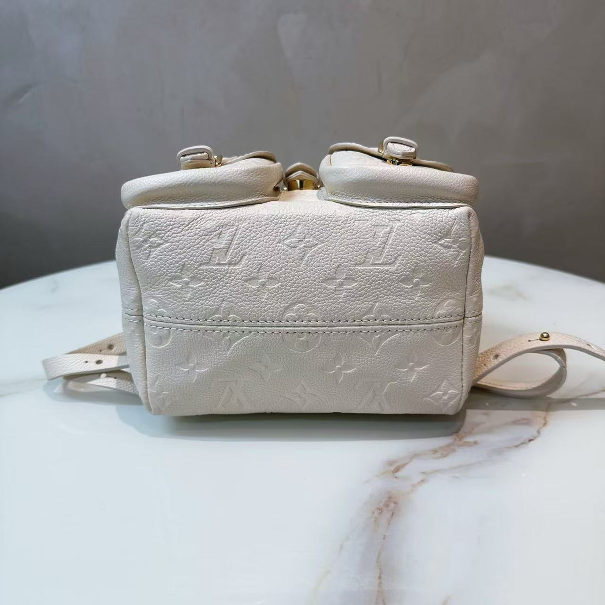 Louis Vuitton Backup