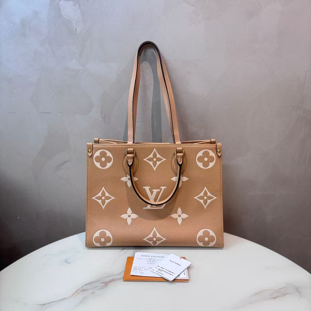 Louis Vuitton Onthego Pm