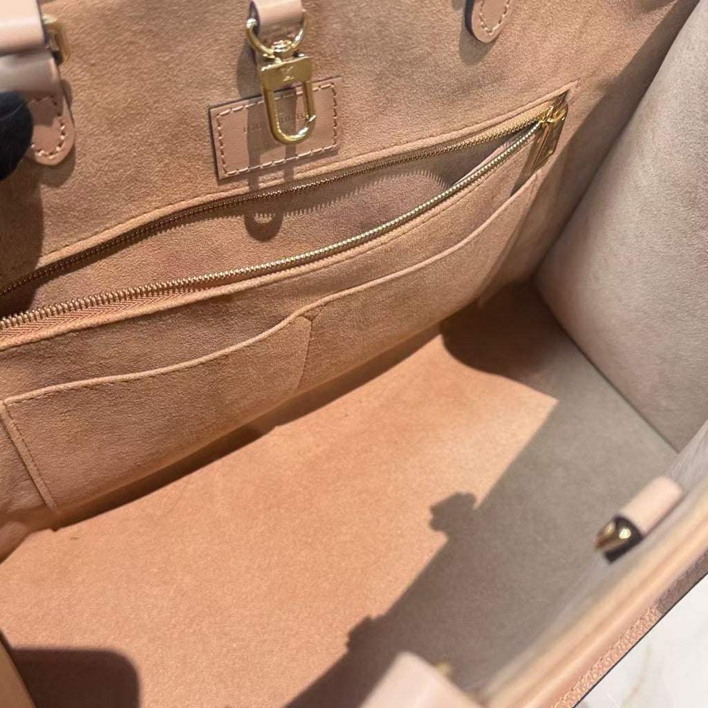 Louis Vuitton Onthego Pm