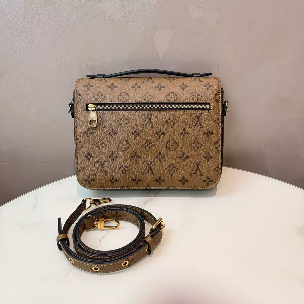 Louis Vuitton Pochette Metis