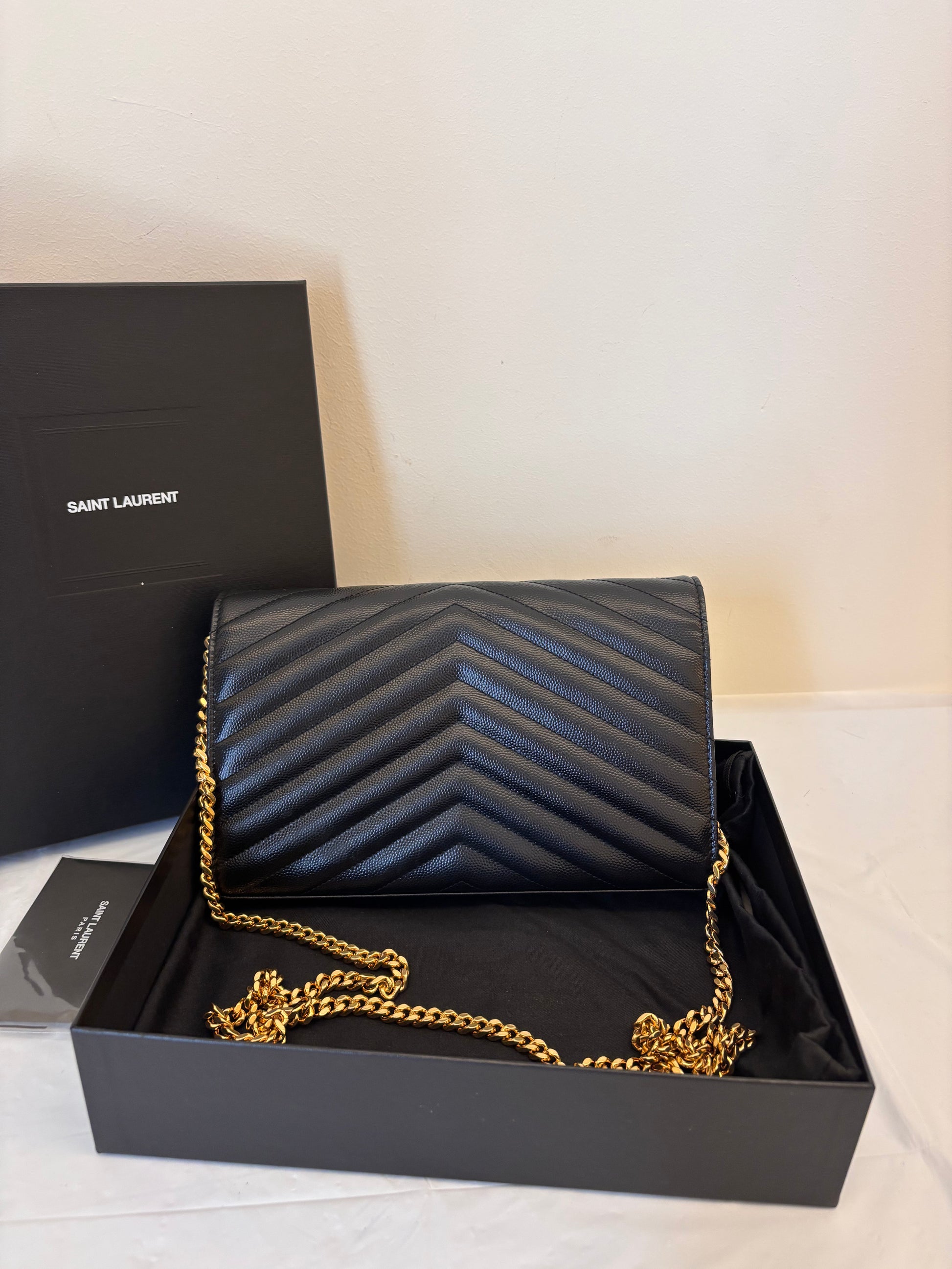 Saint Laurent Black gold envelope chain pack