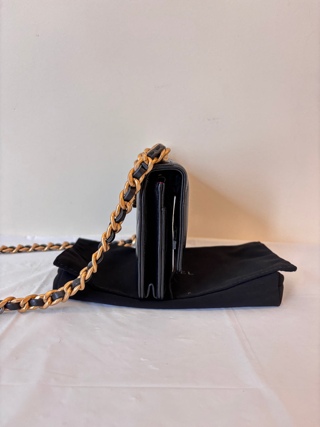 Chanel 19 bag black gold woc