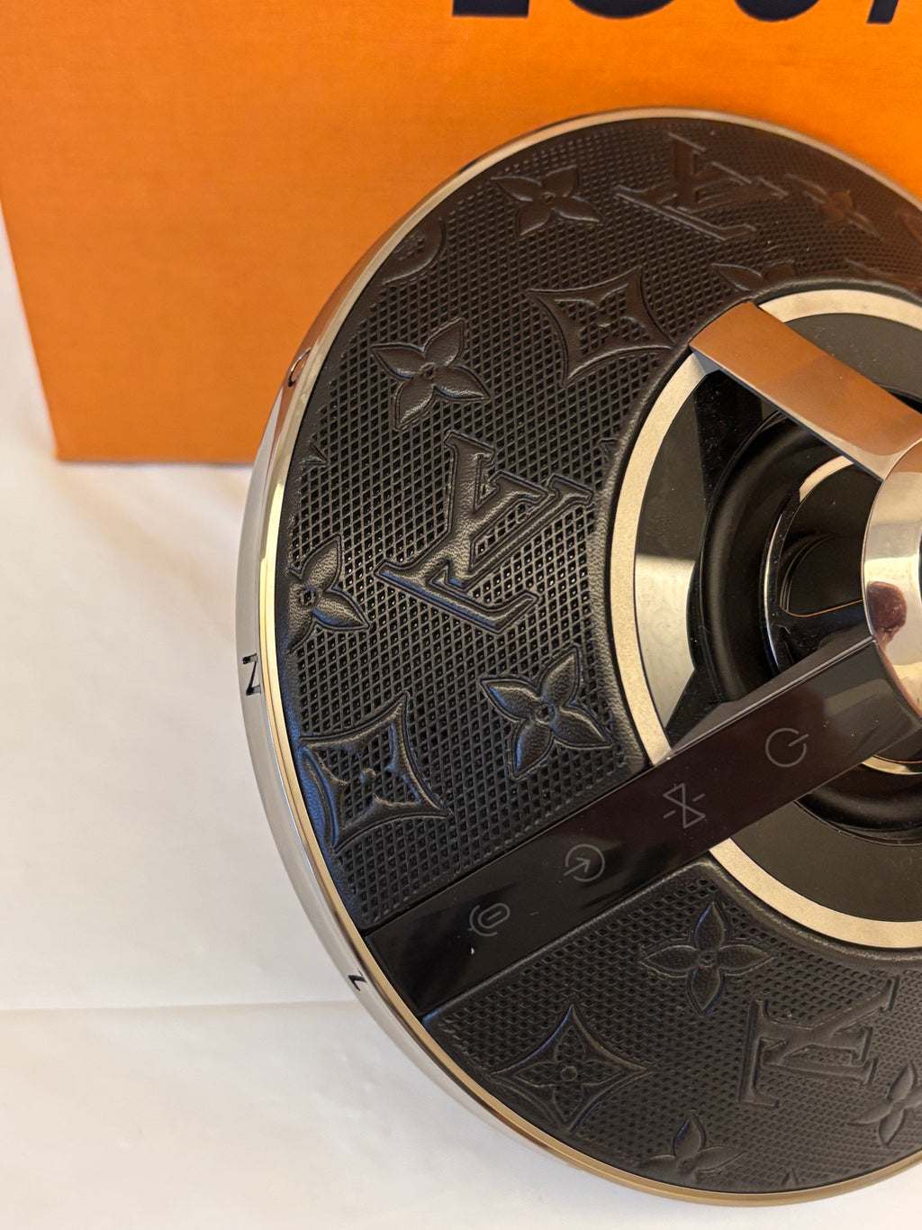Louis Vuitton UFO speaker