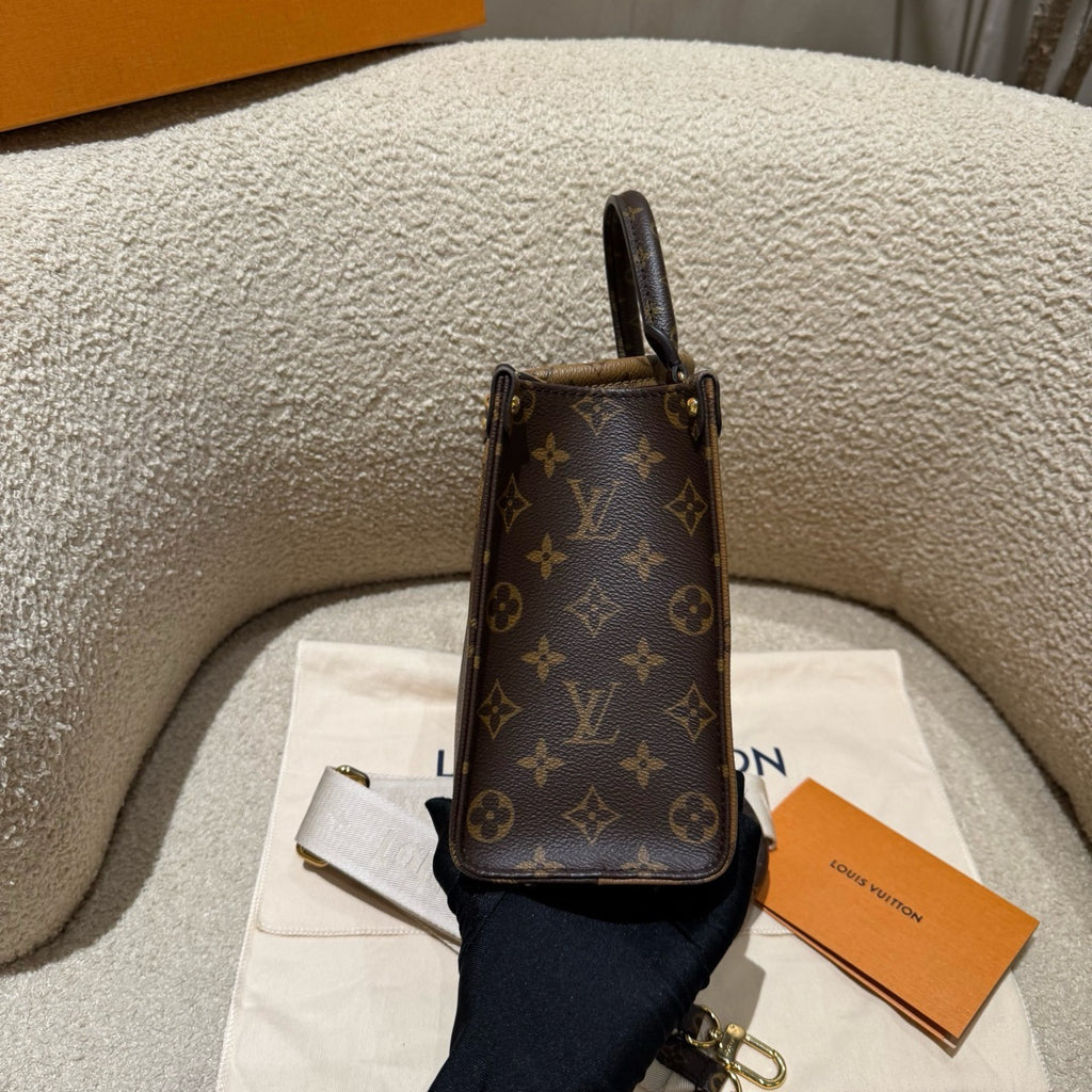 Louis Vuitton onthego Small portable shoulder bag