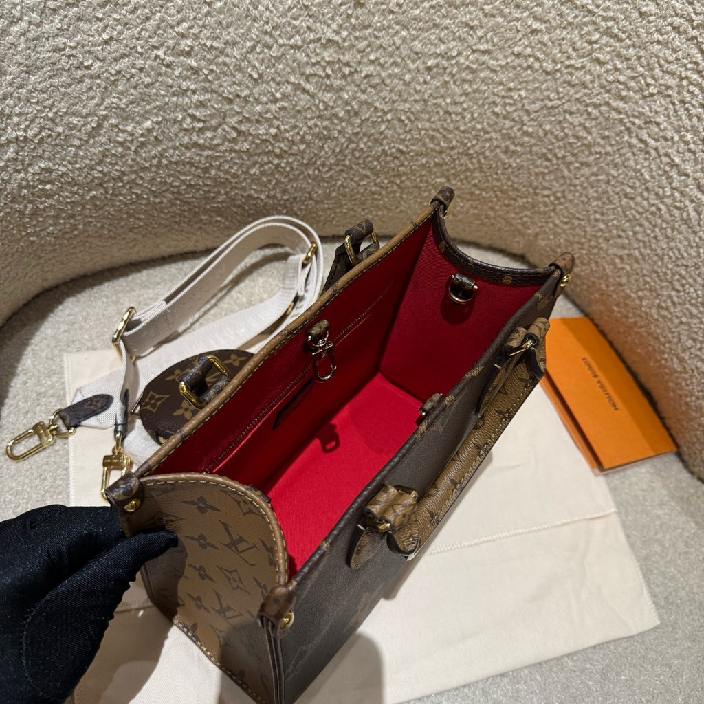 Louis Vuitton onthego Small portable shoulder bag