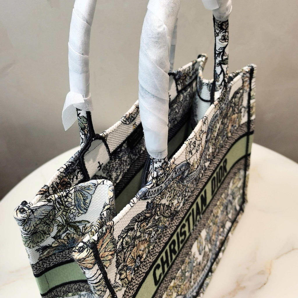 Dior Medium tote bag