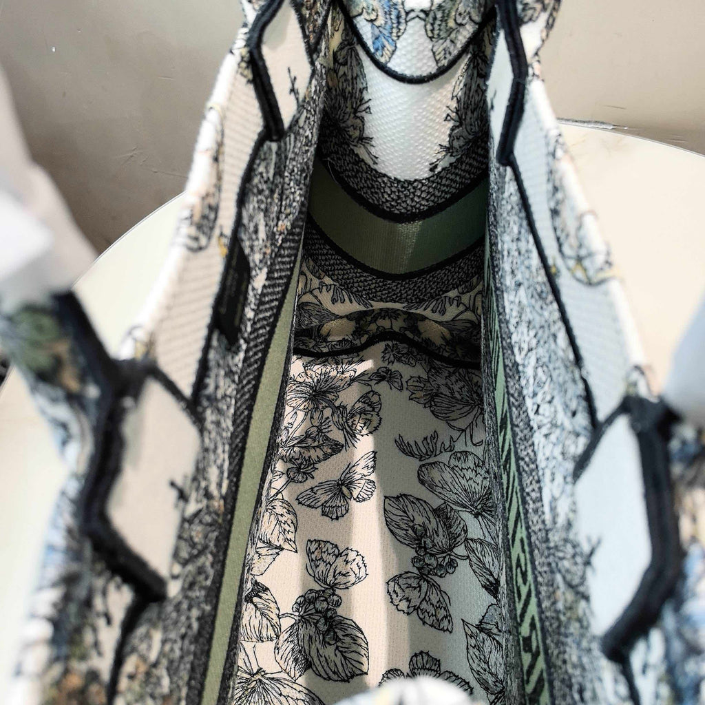 Dior Medium tote bag