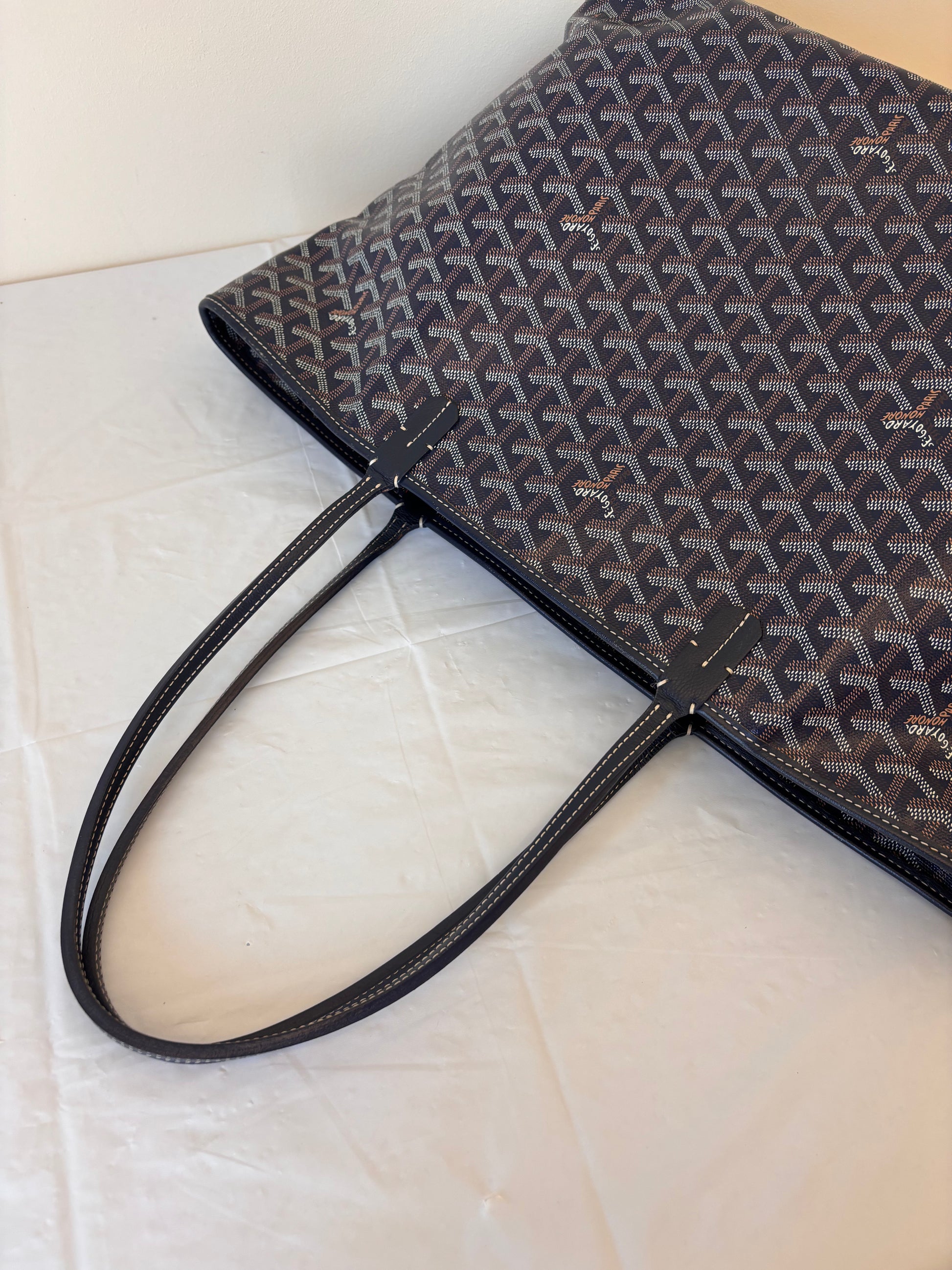 Goyard carrier bag