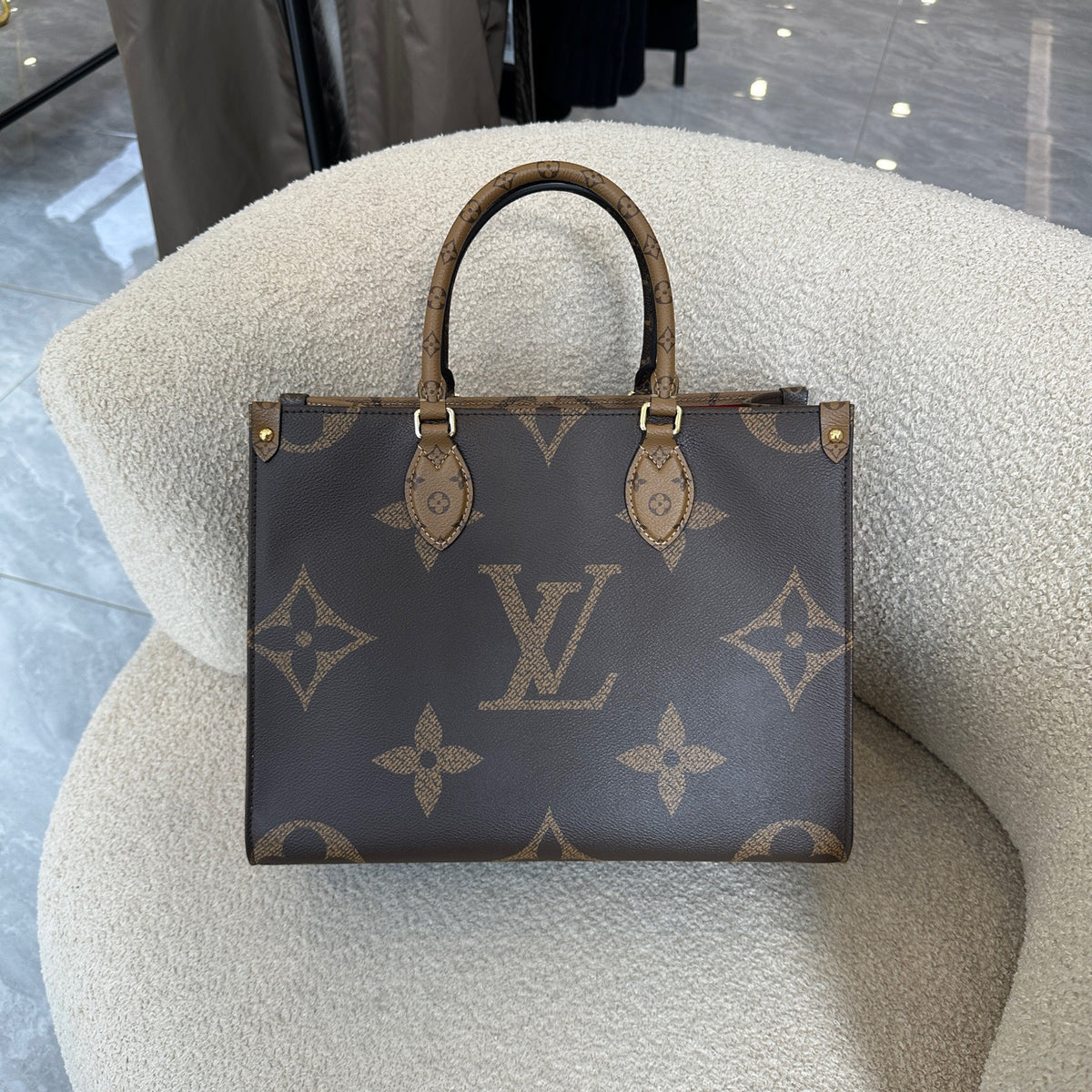 Louis Vuittion OnTheGo MM