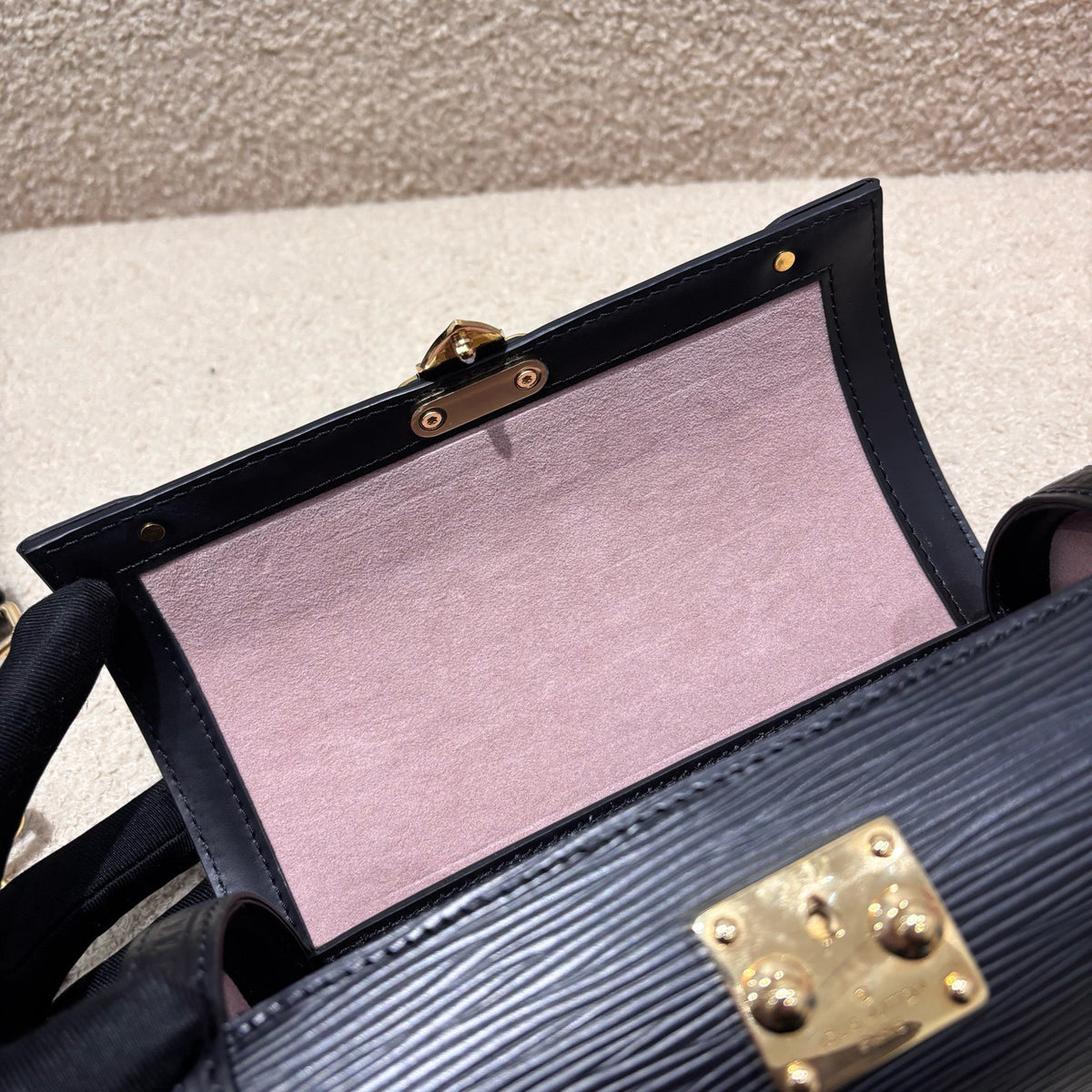 Louis Vuitton Papillon Trunk