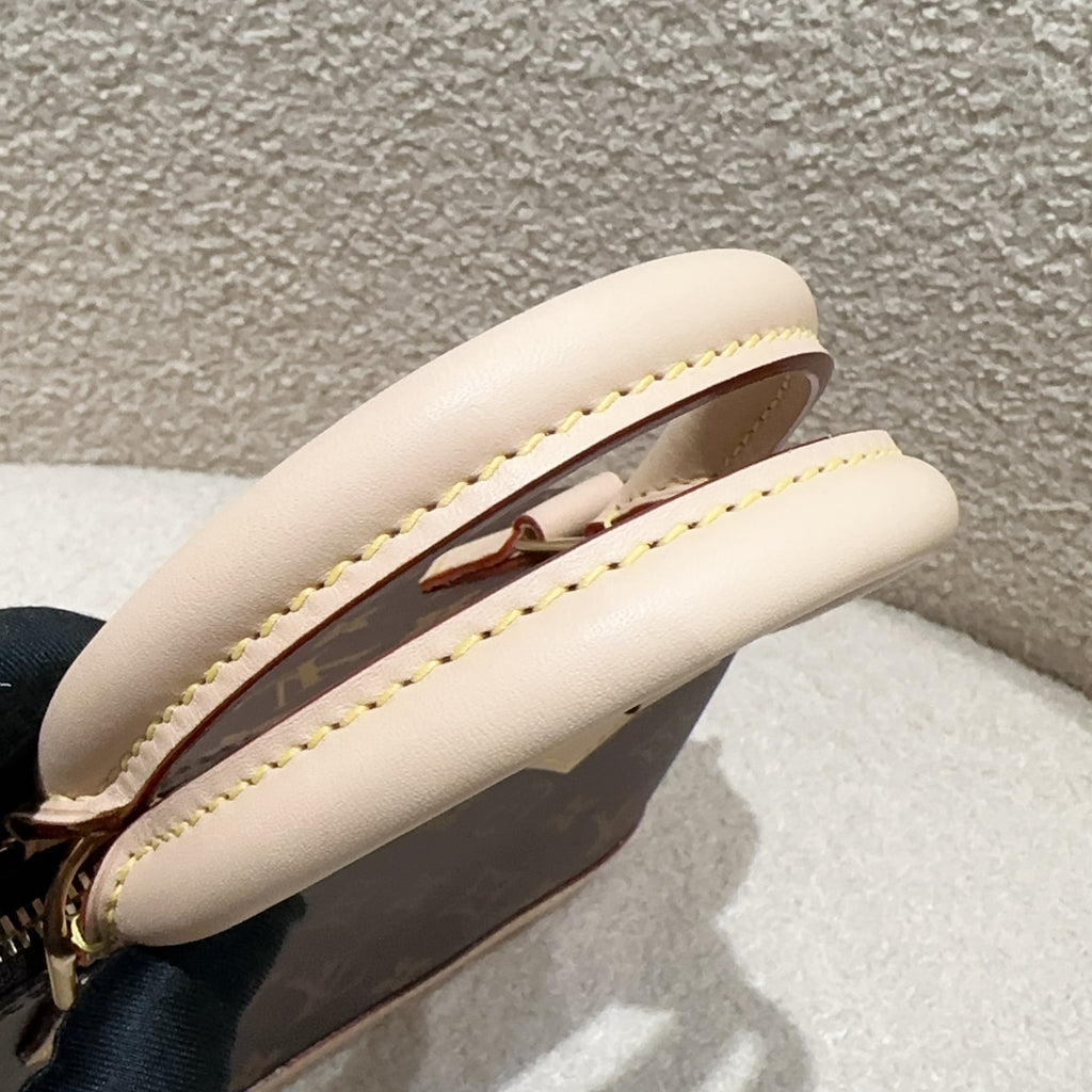 Louis Vuitton Alma bb