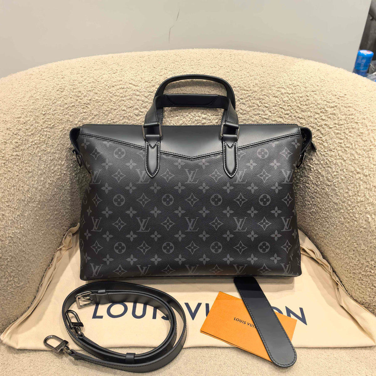 Louis Vuitton Exploer