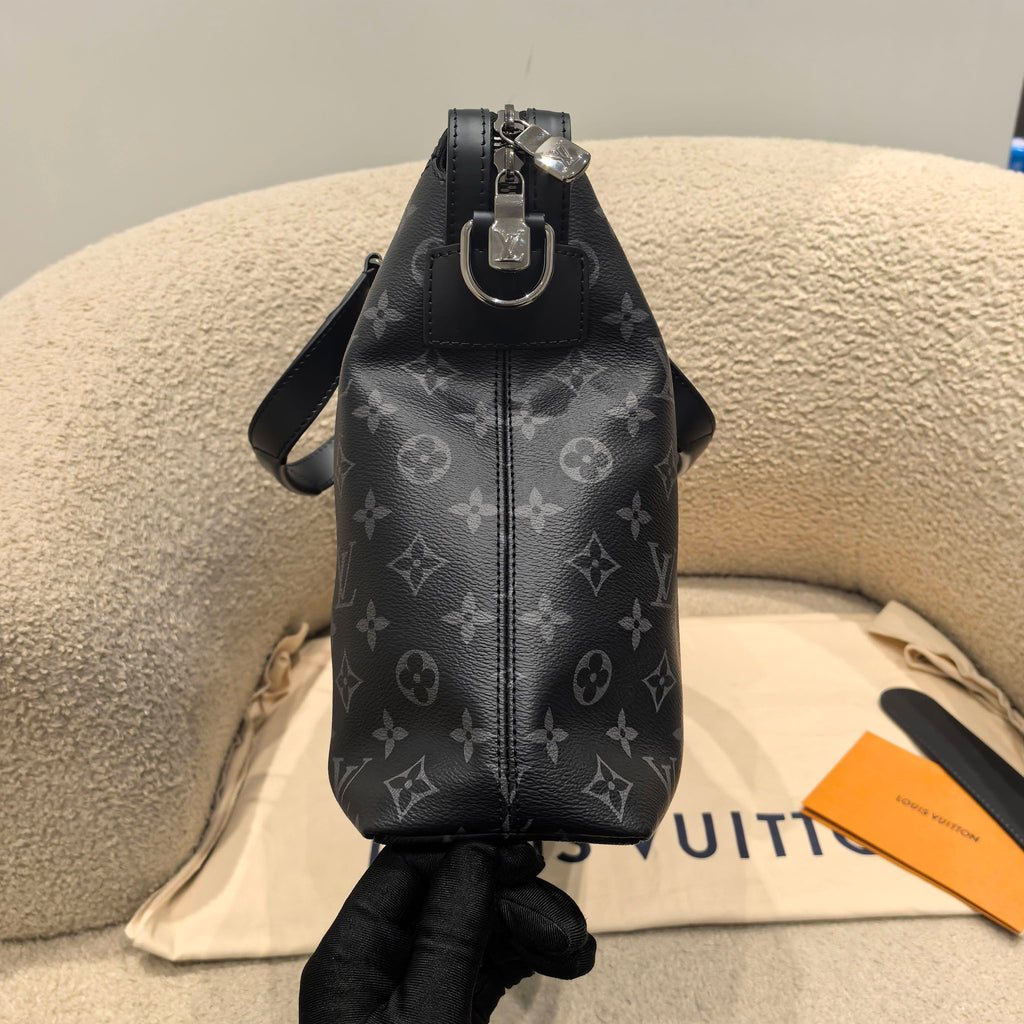 Louis Vuitton Exploer