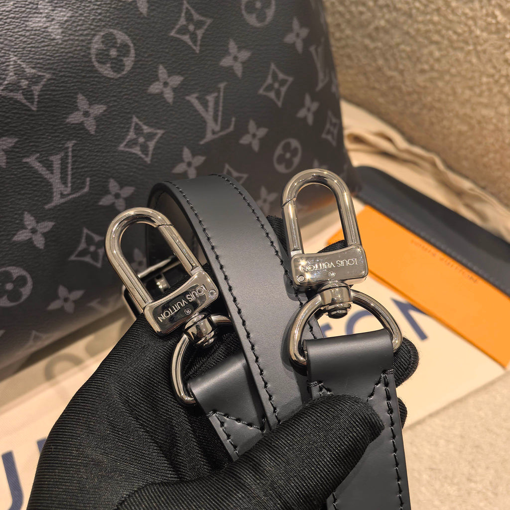 Louis Vuitton Exploer