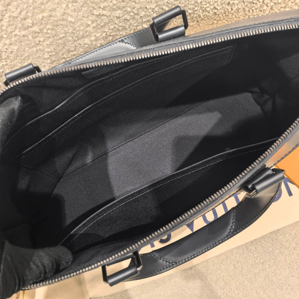 Louis Vuitton Exploer