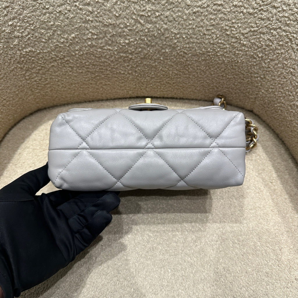 Chanel CF 22B