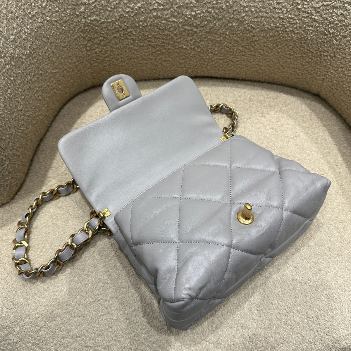 Chanel CF 22B