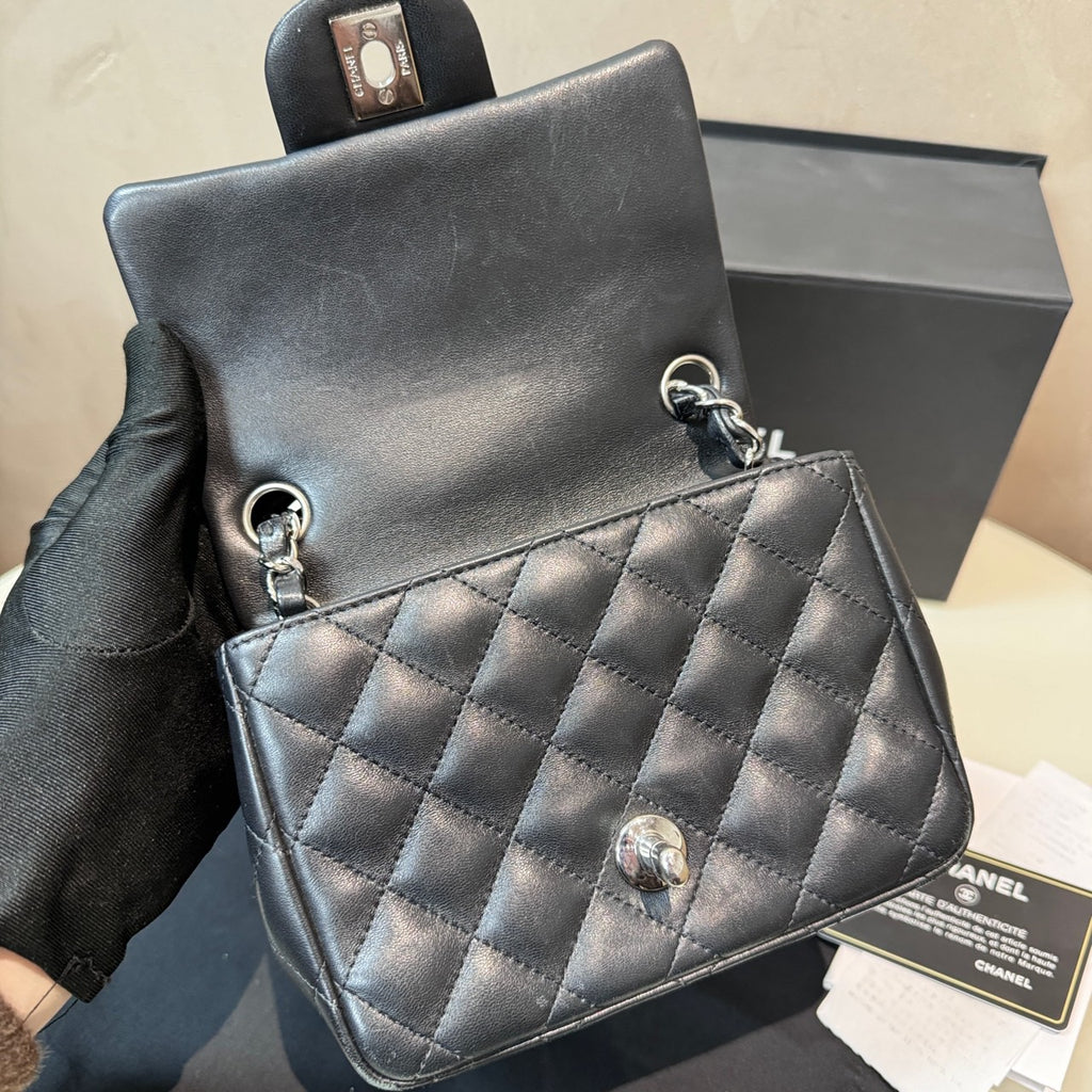 Chanel Shoulder Bag mini