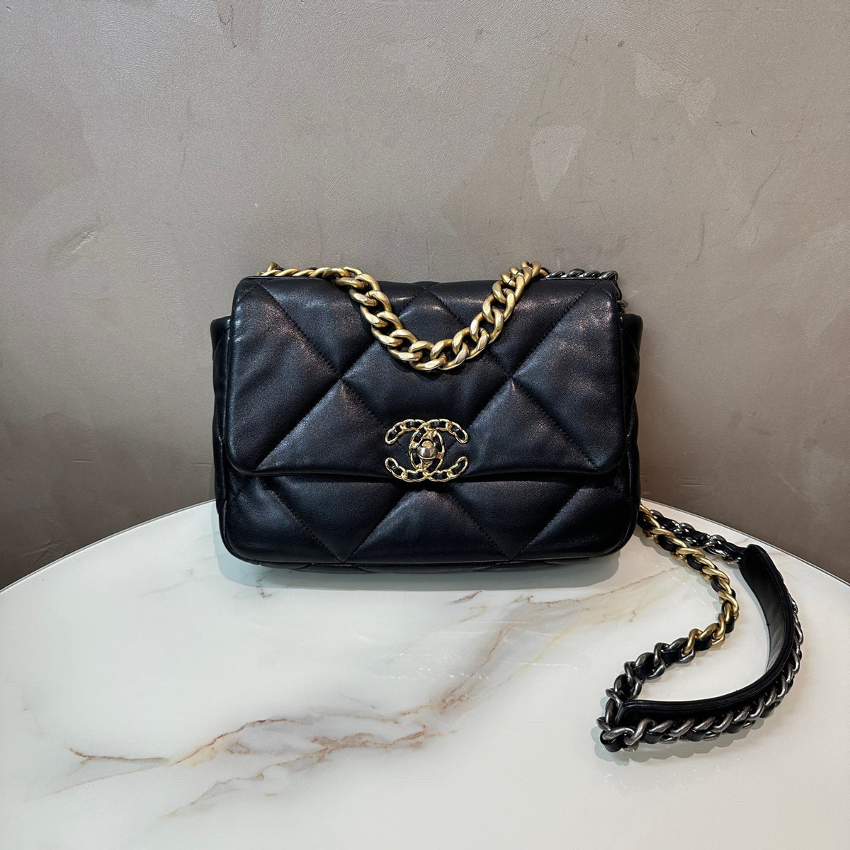 Chanel 19Bag Small Microchip version