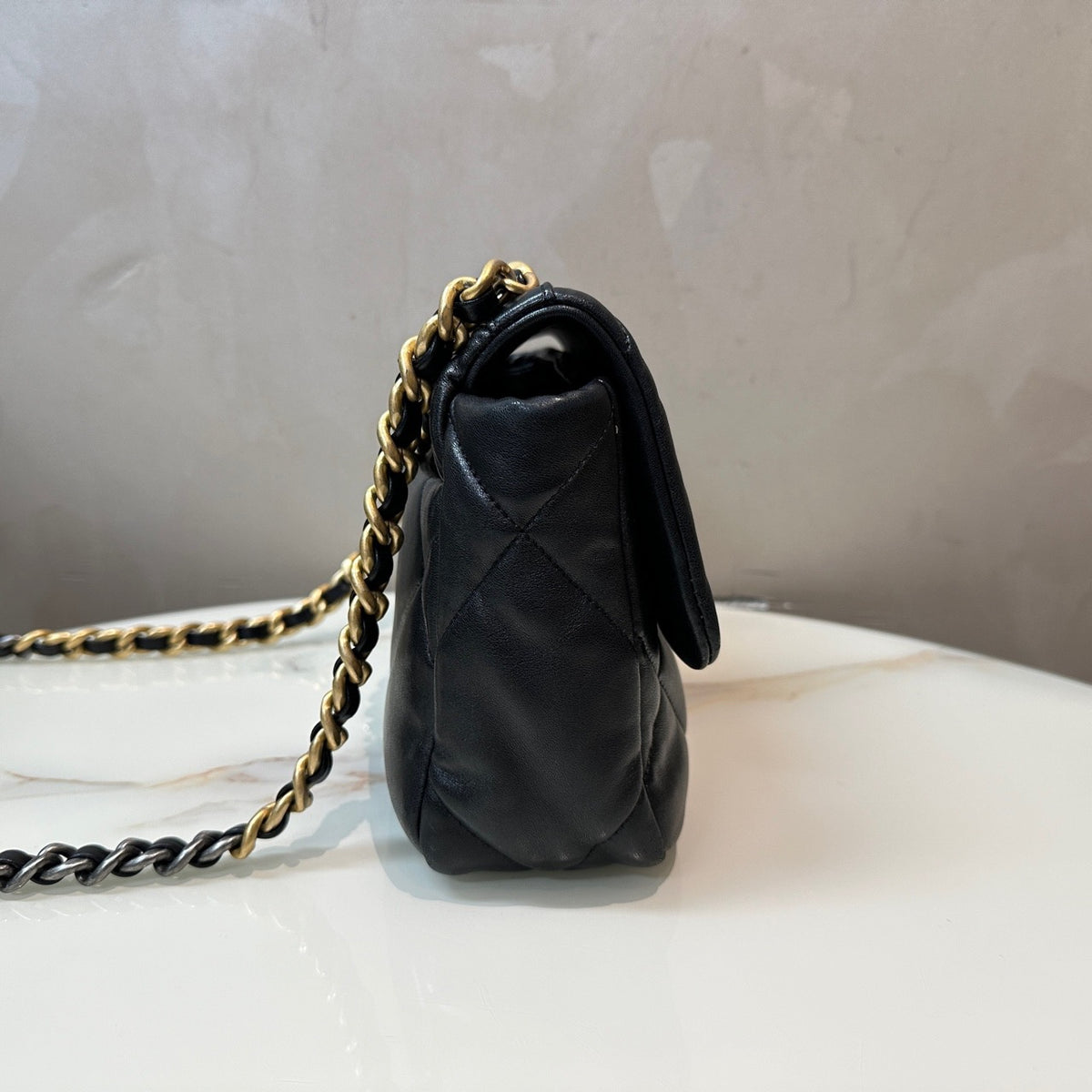 Chanel 19Bag Small Microchip version