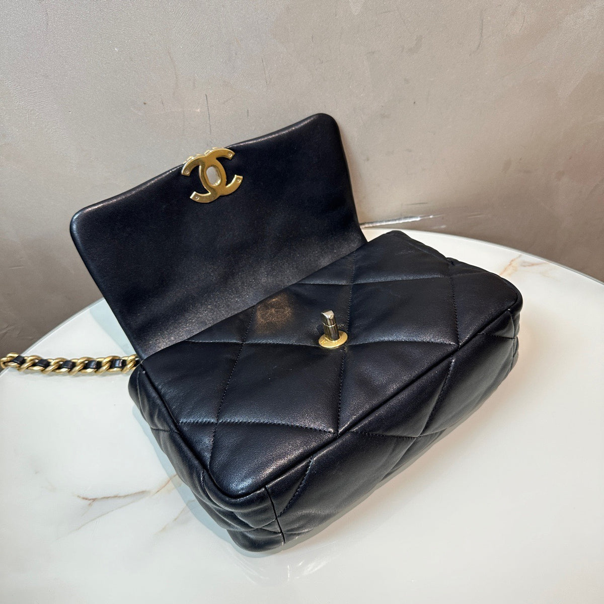 Chanel 19Bag Small Microchip version
