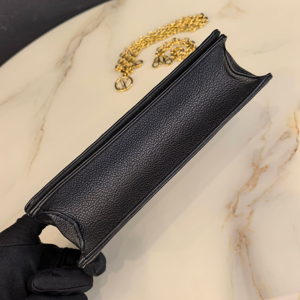 Louis Vuitton Lily woc