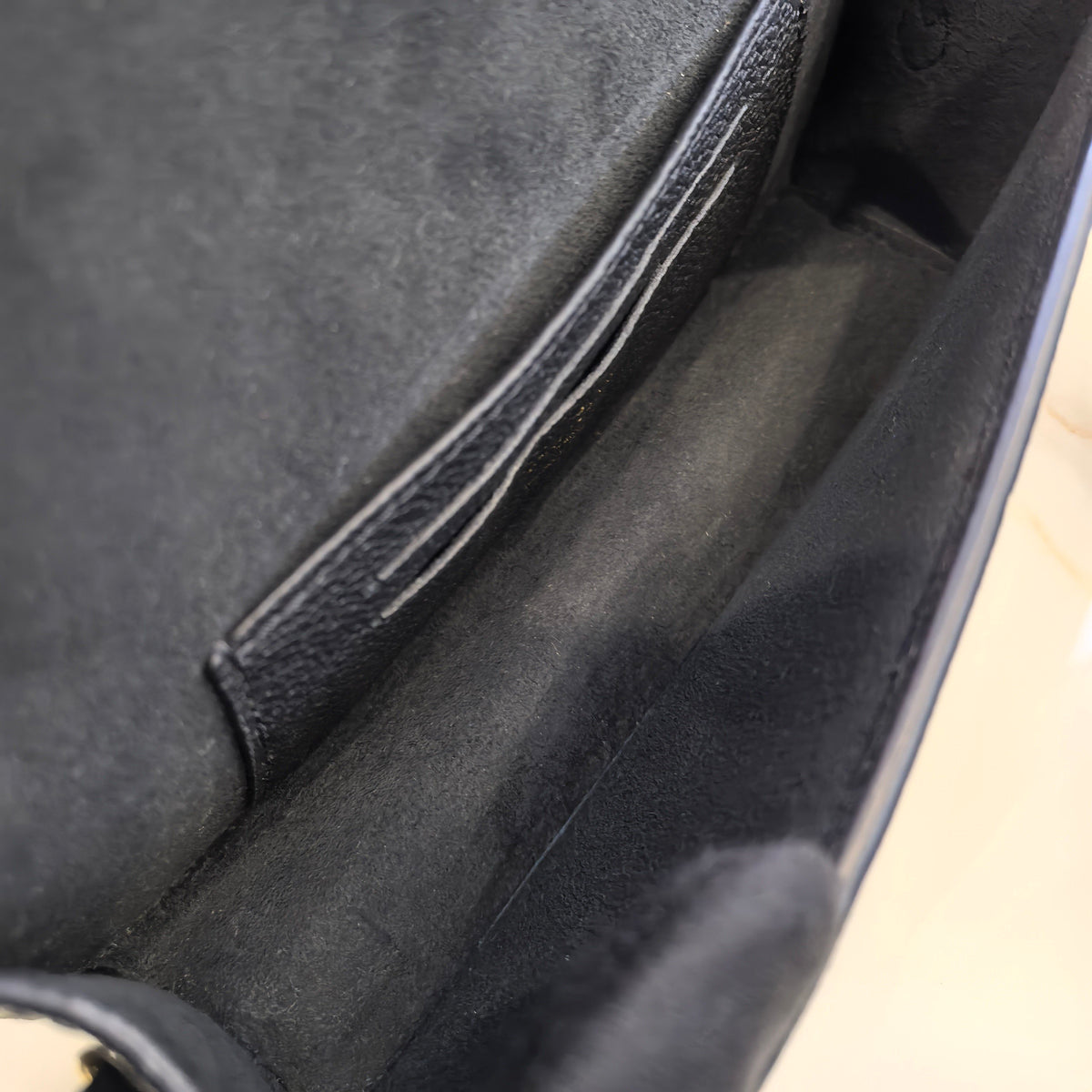 Louis Vuitton Lily woc