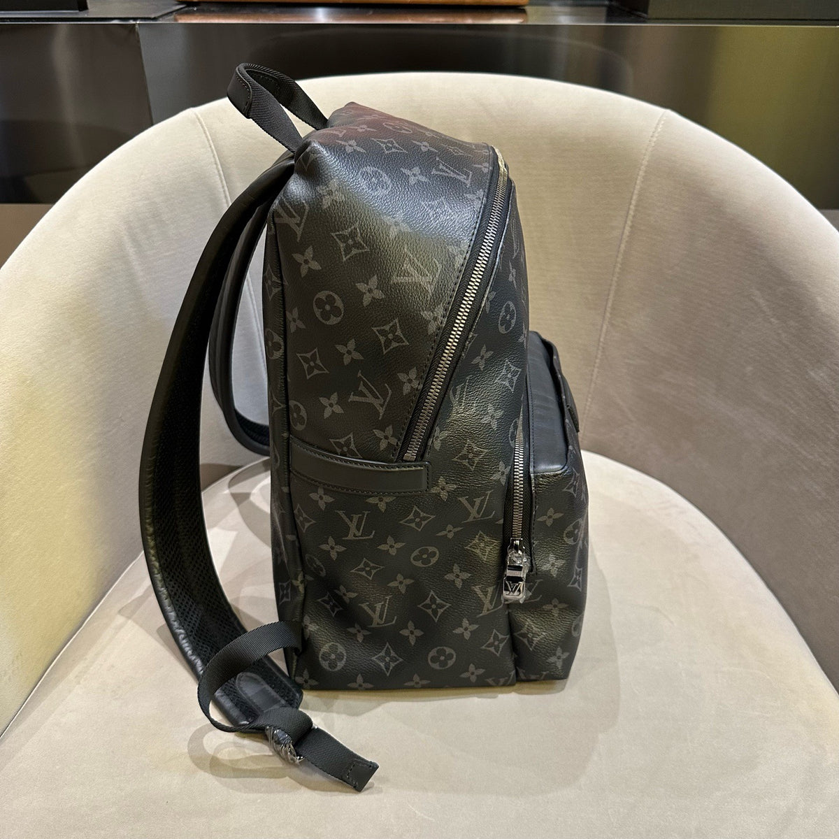 Louis Vuitton Discovery Pm