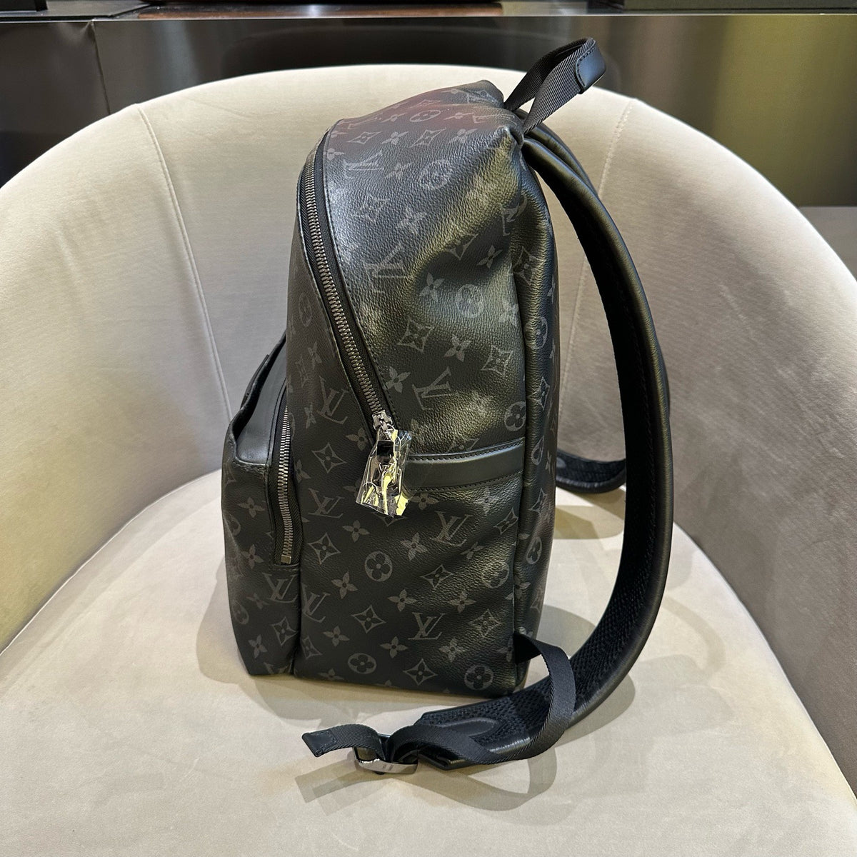 Louis Vuitton Discovery Pm
