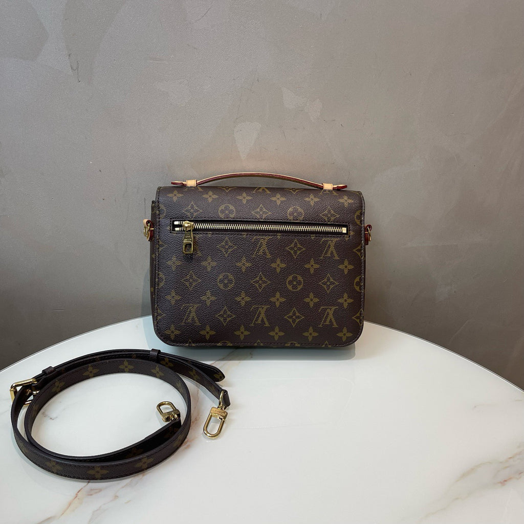 Louis Vuitton Pochette Metis